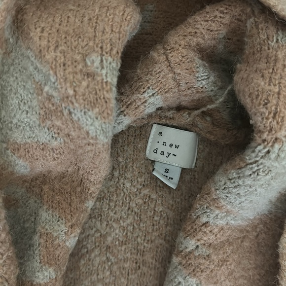 A new day cardigan - Picture 3 of 6